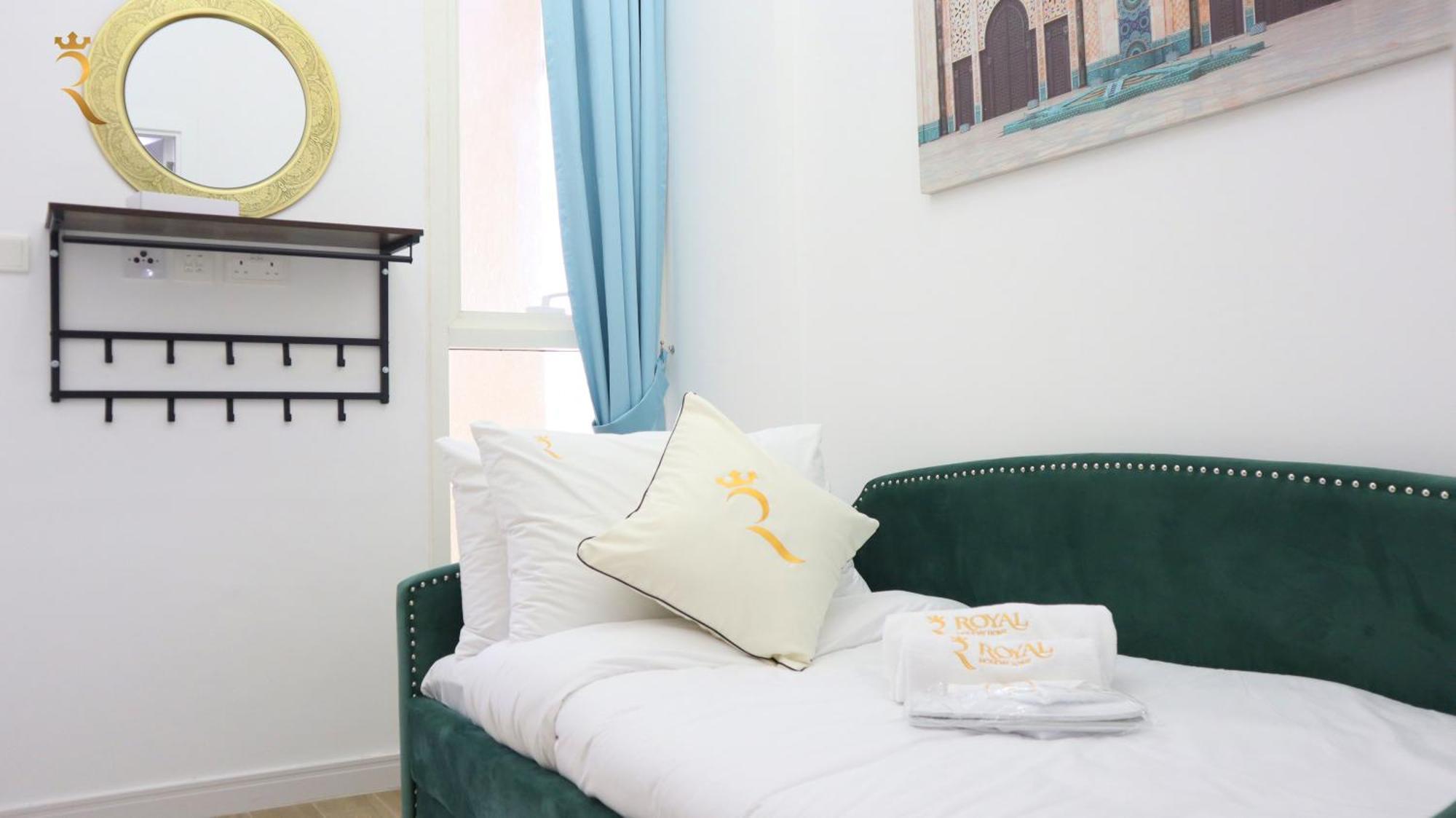 Apartment Modern Duplex 2br In Masdar
