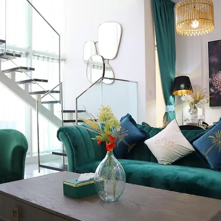 Modern City Duplex 2Br Apartment In Masdar City Abu Dhabi Exterior photo
