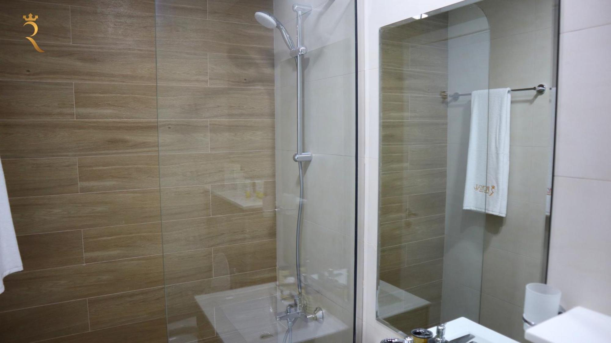 Apartment Modern Duplex 2br In Masdar *