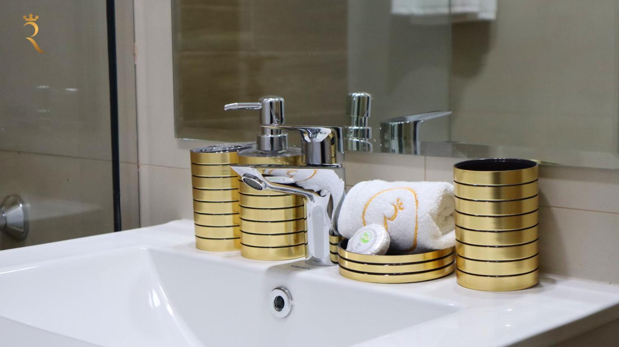 Modern Duplex 2br In Masdar