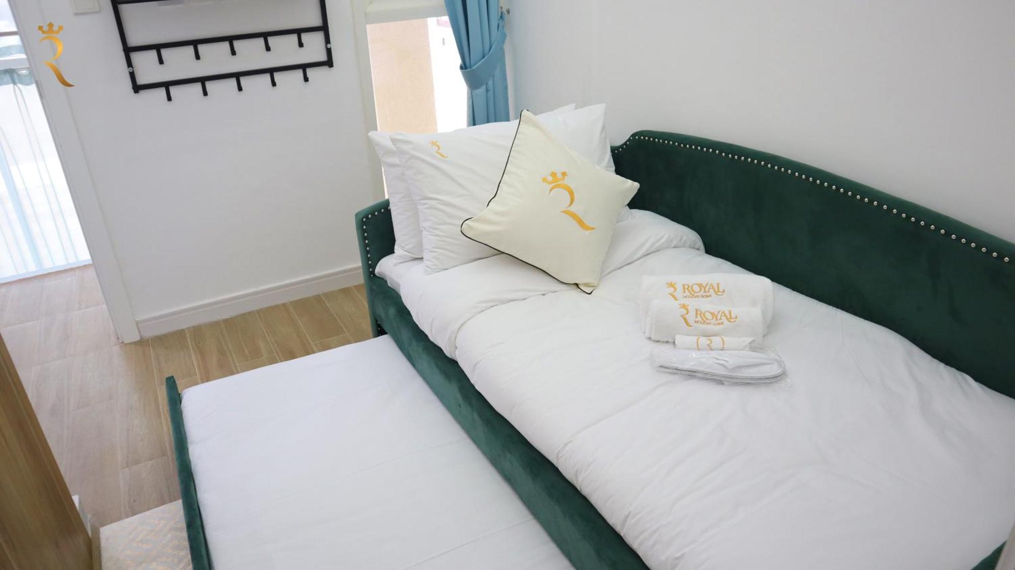 Apartment Modern Duplex 2br In Masdar