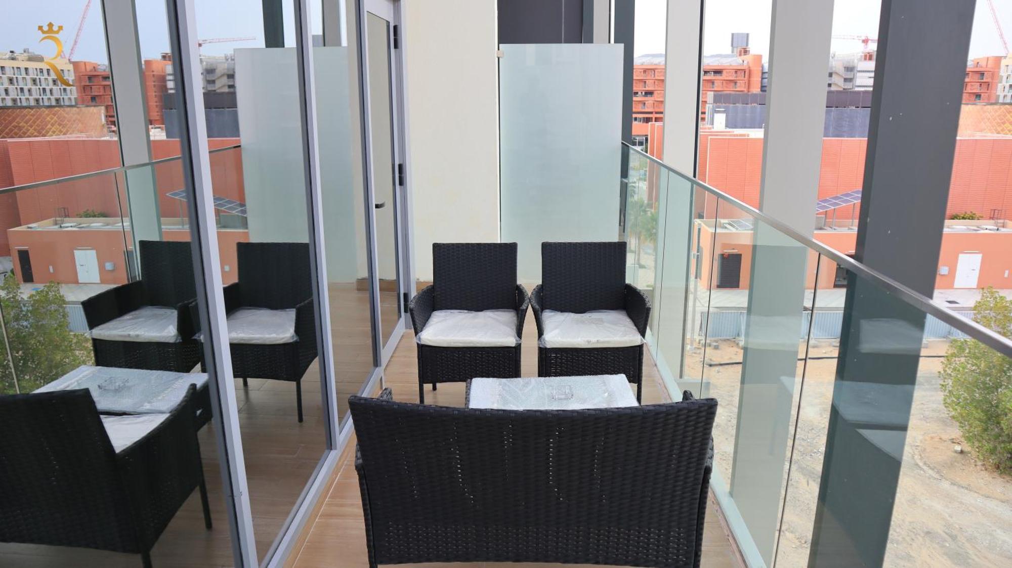 Apartment Modern Duplex 2br In Masdar